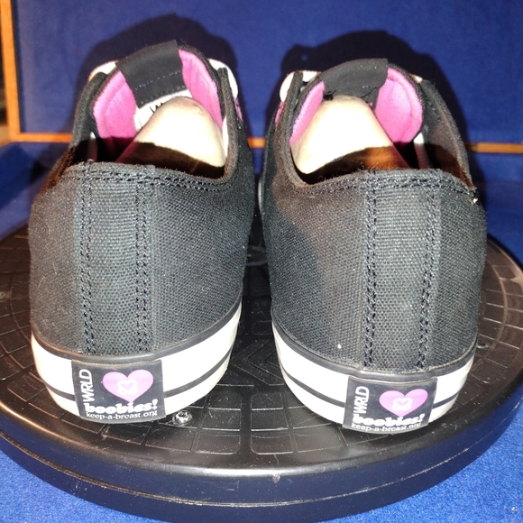 World Boobies ' Sully ' Black Canvass Sneakers, Sz. 10-US, 44-EU - Picture 5 of 9